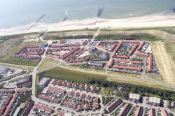 Ter Heijde, luchtfoto van 19 juni 2002, gemaakt door: Leendert W. Koppenol