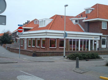 Dit was vroeger caf� de Corner hoekje Rijnweg Hartmanplein, foto ontvangen van Rien & Melanie.
