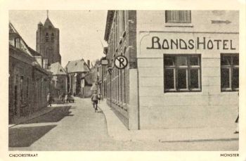 choorstraat met bondshotel ca 1940